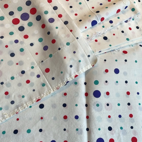 Vintage cotton polka dot fabric, multiple remnants - Picture 5 of 7